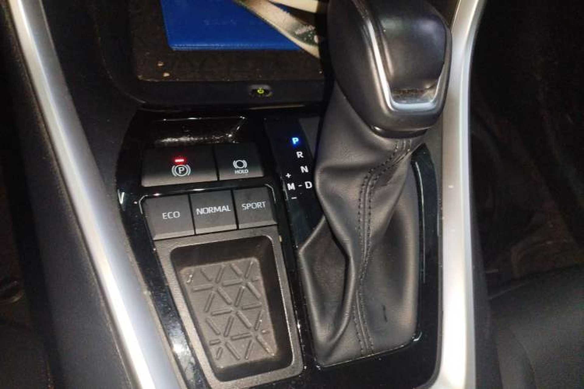 Used Toyota RAV4 2024 2.0L CVT Two-Wheel Drive Fashion Plus Edition Gear Lever