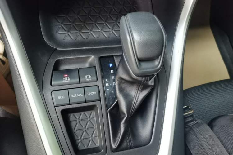 Used Toyota RAV4 2024 2.0L CVT Two-Wheel Drive Urban Edition Gear Lever