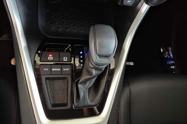 Used Toyota RAV4 2024 2.0L CVT Two-Wheel Drive Urban Edition Gear Lever