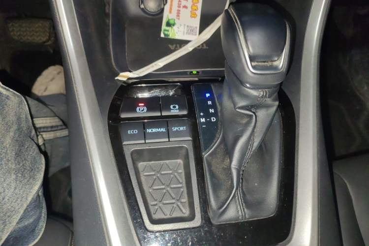 Used Toyota RAV4 2024 2.0L CVT Two-Wheel Drive Fashion Plus Edition Gear Lever
