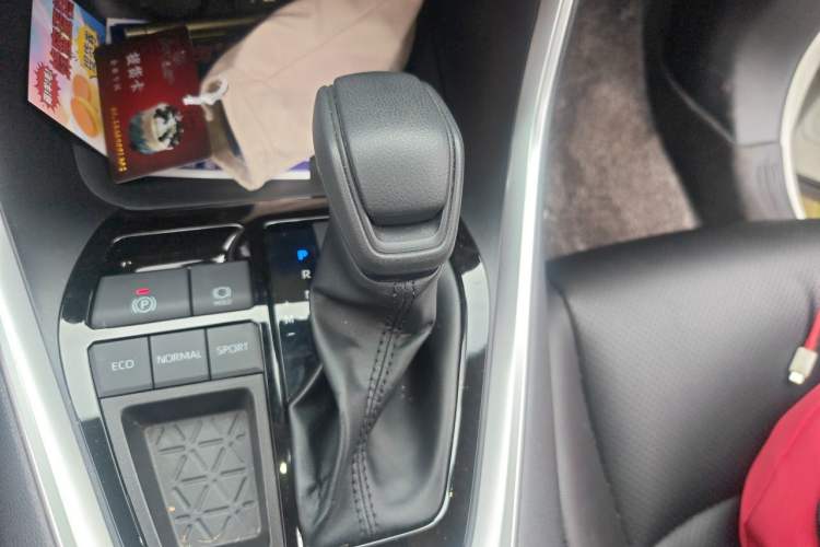 Used Toyota RAV4 2024 2.0L CVT Two-Wheel Drive Urban Edition Gear Lever