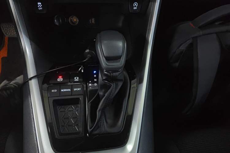 Used Toyota RAV4 2024 2.0L CVT Two-Wheel Drive Urban Edition Gear Lever