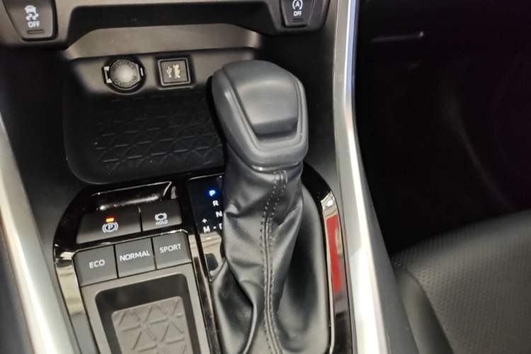 Used Toyota RAV4 2024 2.0L CVT Two-Wheel Drive Urban Edition Gear Lever