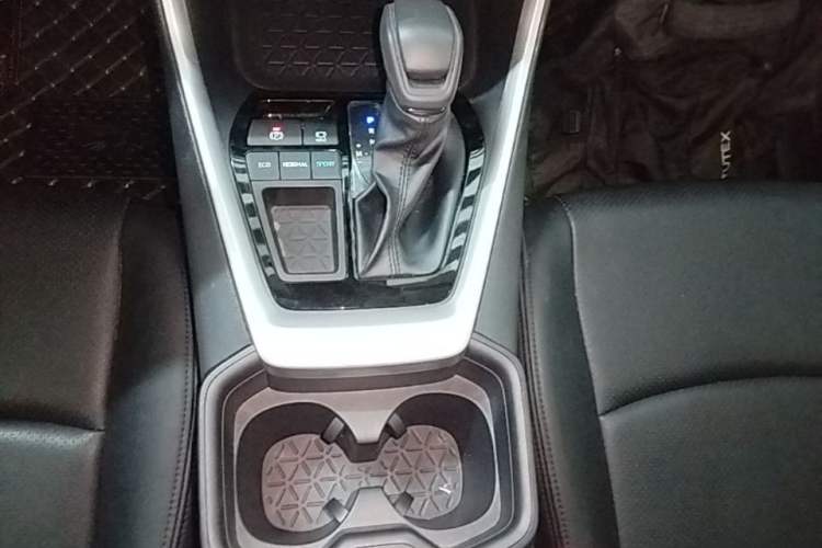 Used Toyota RAV4 2024 2.0L CVT Two-Wheel Drive Urban Edition Gear Lever
