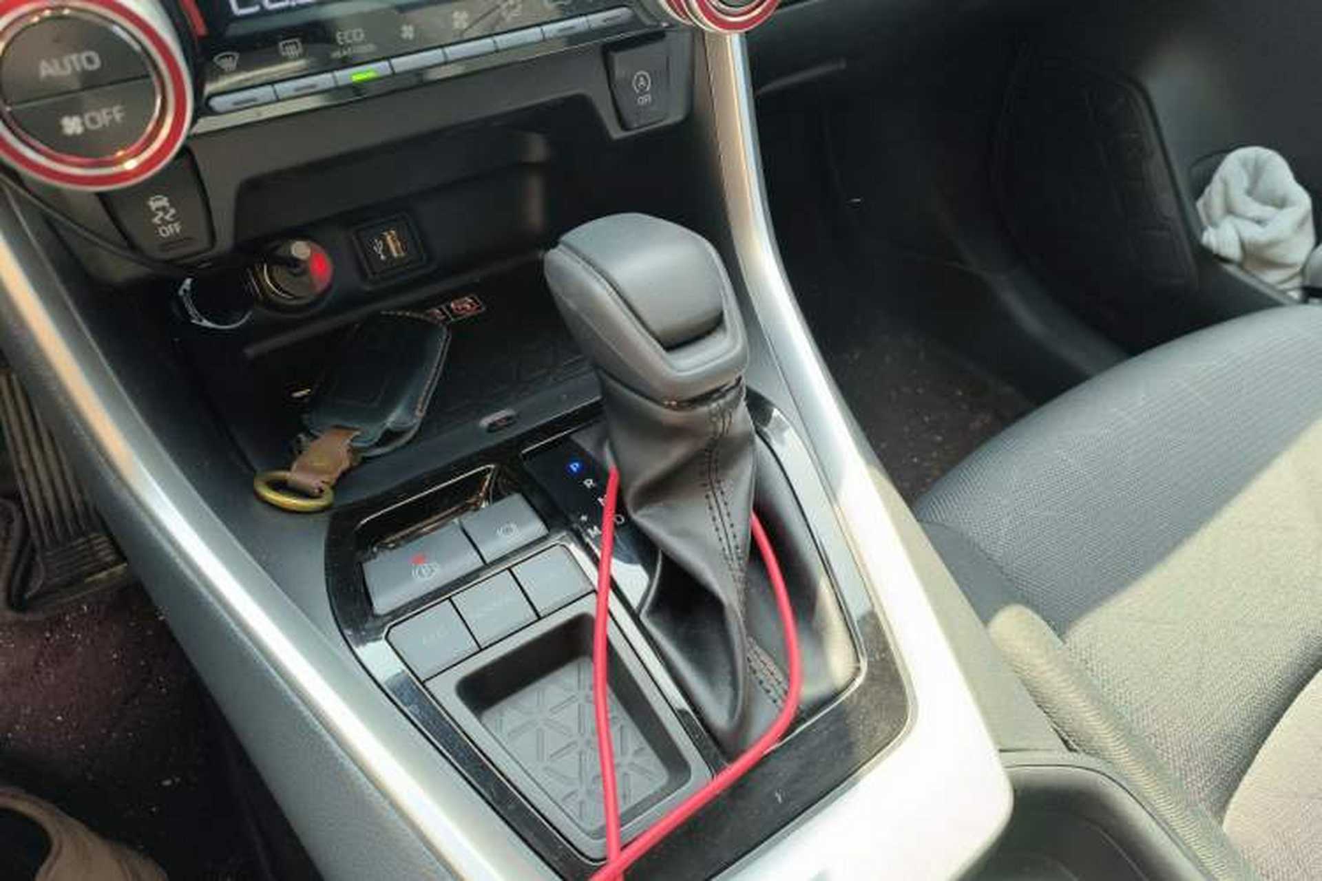 Used Toyota RAV4 2024 2.0L CVT Two-Wheel Drive Fashion Edition Gear Lever