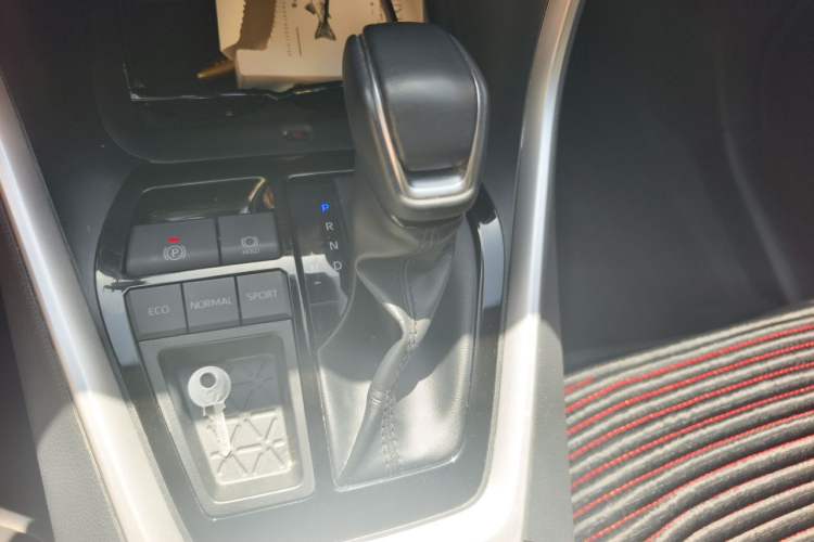 Used Toyota RAV4 2024 2.0L CVT Two-Wheel Drive Fashion Plus Edition Gear Lever