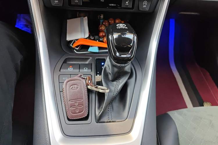 Used Toyota RAV4 2024 2.0L CVT 4x4 Explorer Plus Edition Gear Lever