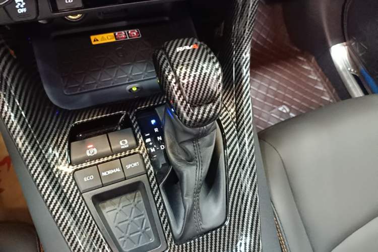 Used Toyota RAV4 2024 2.0L CVT Two-Wheel Drive Fashion Plus Edition Gear Lever