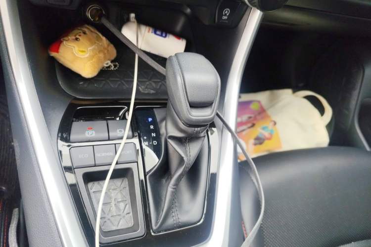 Used Toyota RAV4 2024 2.0L CVT Two-Wheel Drive Urban Edition Gear Lever