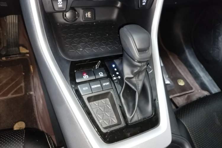 Used Toyota RAV4 2024 2.0L CVT Two-Wheel Drive Urban Edition Gear Lever