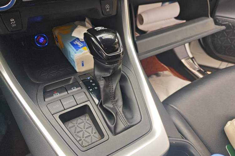 Used Toyota RAV4 2024 2.0L CVT Two-Wheel Drive Urban Edition Gear Lever