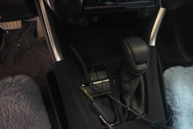 Used Toyota RAV4 2024 2.0L CVT Two-Wheel Drive Urban Edition Gear Lever