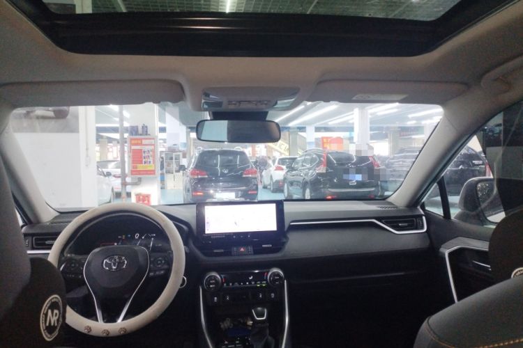 Used Toyota RAV4 2024 2.0L CVT Two-Wheel Drive Fashion Plus Edition Headliner