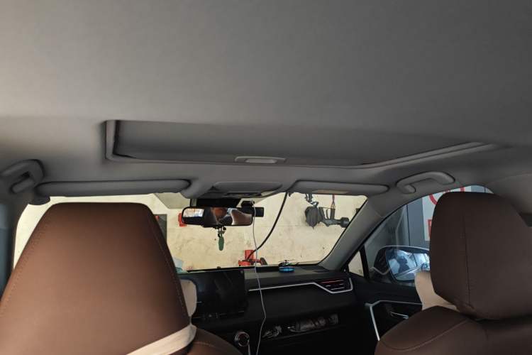 Used Toyota RAV4 2024 2.0L CVT Two-Wheel Drive Fashion Edition Headliner