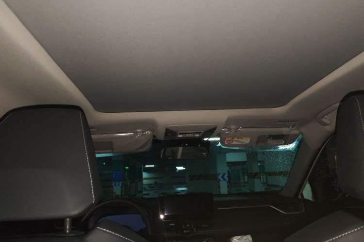 Used Toyota RAV4 2024 2.0L CVT Two-Wheel Drive Fashion Edition Headliner