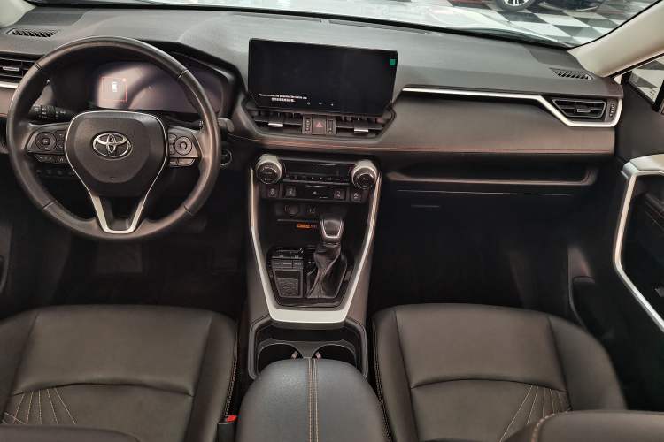 Used Toyota RAV4 2024 2.0L CVT Two-Wheel Drive Fashion Plus Edition Interior 1
