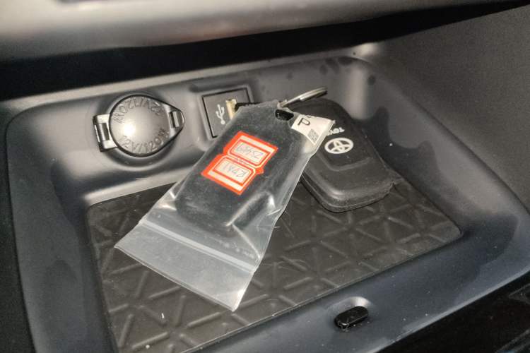 Used Toyota RAV4 2024 Dual-Motor 2.5L E-CVT Two-Wheel Drive Elite Plus Edition Interior 1