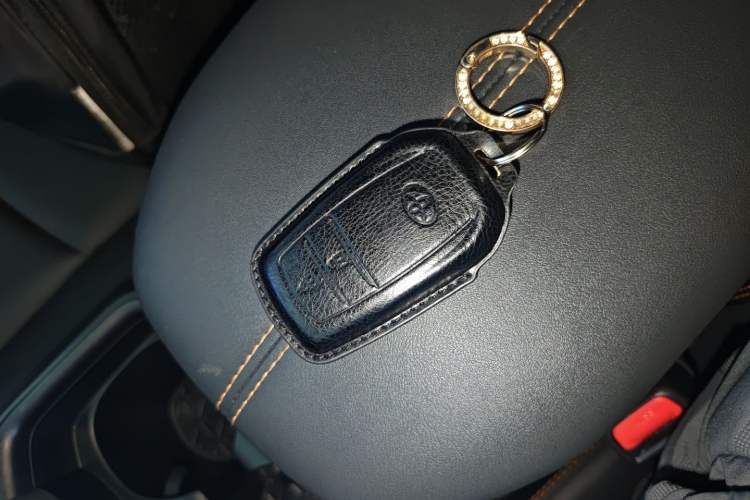 Used Toyota RAV4 2024 Dual-Motor 2.5L E-CVT Two-Wheel Drive Elite Plus Edition Interior 1
