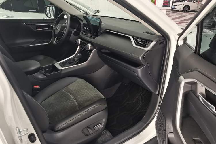 Used Toyota RAV4 2024 2.0L CVT 4x4 Explorer Plus Edition Interior 2