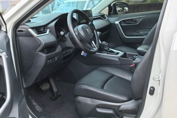 Used Toyota RAV4 2024 2.0L CVT Two-Wheel Drive Urban Edition Interior 2