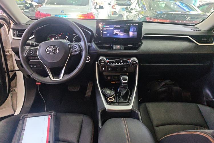 Used Toyota RAV4 2024 Dual-Motor 2.5L E-CVT Two-Wheel Drive Elite Plus Edition Interior 2