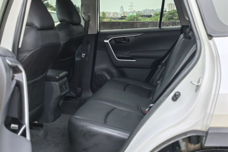 Used Toyota RAV4 2024 2.0L CVT Two-Wheel Drive Urban Edition Interior 3