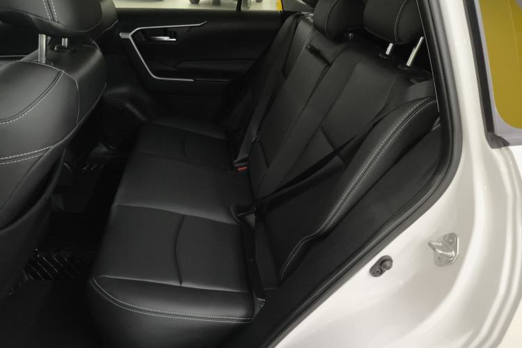 Used Toyota RAV4 2024 2.0L CVT Two-Wheel Drive Fashion Edition Interior 4