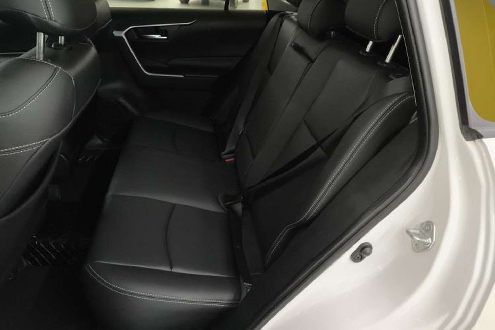 Used Toyota RAV4 2024 2.0L CVT Two-Wheel Drive Fashion Edition Interior 4