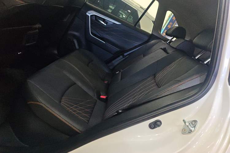 Used Toyota RAV4 2024 Dual-Motor 2.5L E-CVT Two-Wheel Drive Elite Plus Edition Interior 4
