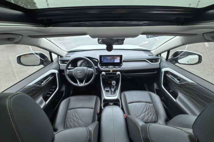 Used Toyota RAV4 2024 Dual-Motor 2.5L E-CVT Two-Wheel Drive Elite Plus Edition Interior 6