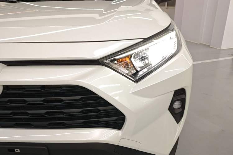Used Toyota RAV4 2024 2.0L CVT Two-Wheel Drive Urban Edition Left Front Headlight
