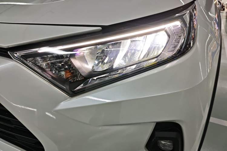 Used Toyota RAV4 2024 2.0L CVT Two-Wheel Drive Urban Edition Left Front Headlight