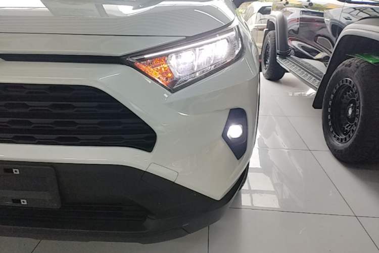 Used Toyota RAV4 2024 2.0L CVT Two-Wheel Drive Urban Edition Left Front Headlight