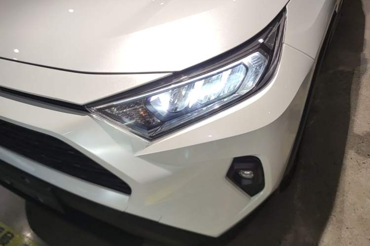 Used Toyota RAV4 2024 2.0L CVT Two-Wheel Drive Urban Edition Left Front Headlight