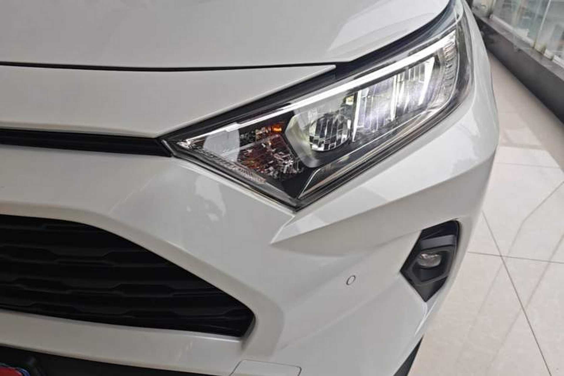 Used Toyota RAV4 2024 2.0L CVT Two-Wheel Drive Urban Edition Left Front Headlight