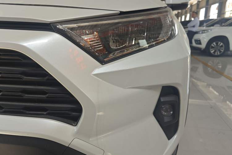Used Toyota RAV4 2024 2.0L CVT Two-Wheel Drive Urban Edition Left Front Headlight