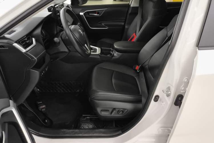 Used Toyota RAV4 2024 2.0L CVT Two-Wheel Drive Fashion Edition Left Front Seat