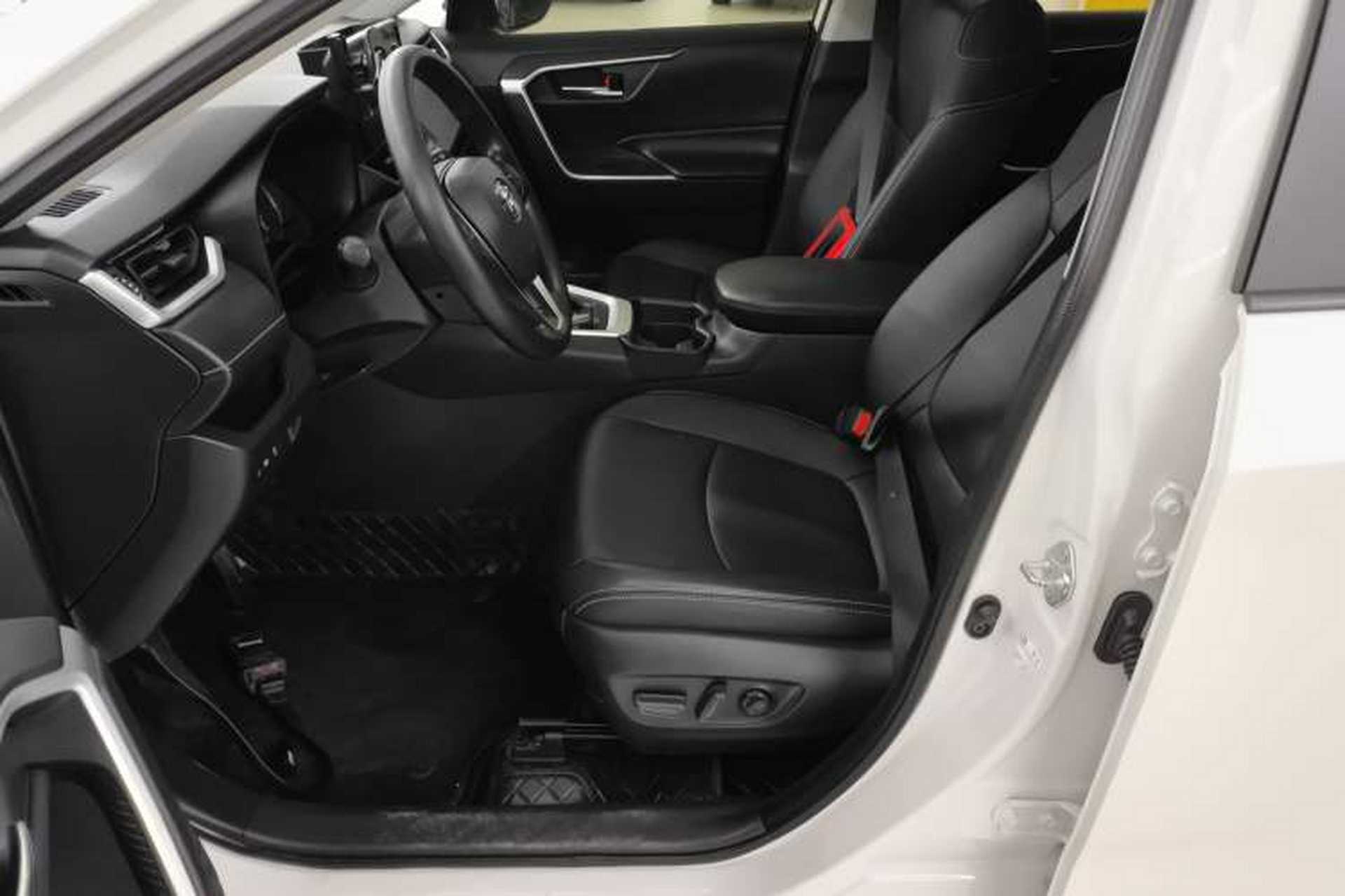 Used Toyota RAV4 2024 2.0L CVT Two-Wheel Drive Fashion Edition Left Front Seat