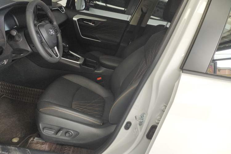 Used Toyota RAV4 2024 2.0L CVT Two-Wheel Drive Fashion Plus Edition Left Front Seat