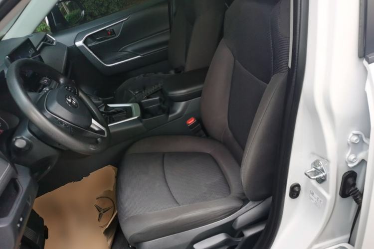 Used Toyota RAV4 2024 2.0L CVT Two-Wheel Drive Urban Edition Left Front Seat