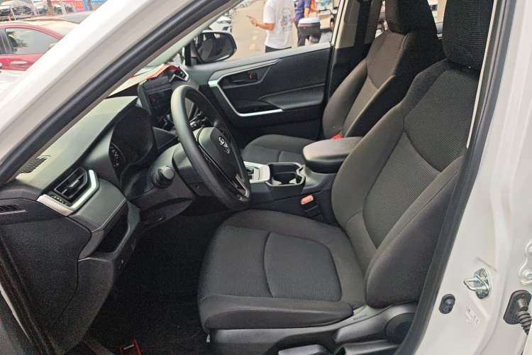 Used Toyota RAV4 2024 2.0L CVT Two-Wheel Drive Urban Edition Left Front Seat