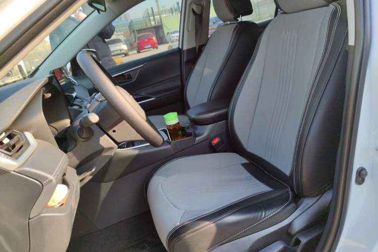 Used Toyota RAV4 2024 2.0L CVT Two-Wheel Drive Urban Edition Left Front Seat