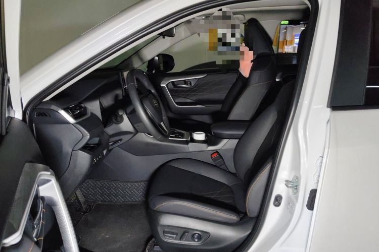 Used Toyota RAV4 2024 Dual-Motor 2.5L E-CVT Two-Wheel Drive Elite Plus Edition Left Front Seat