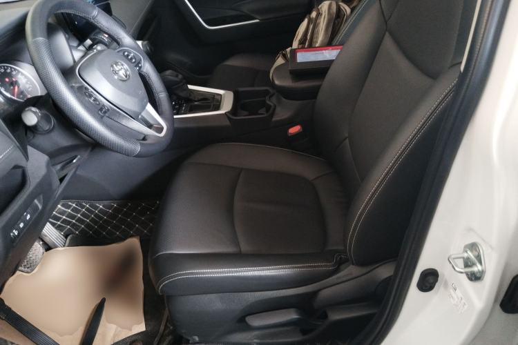 Used Toyota RAV4 2024 2.0L CVT Two-Wheel Drive Urban Edition Left Front Seat