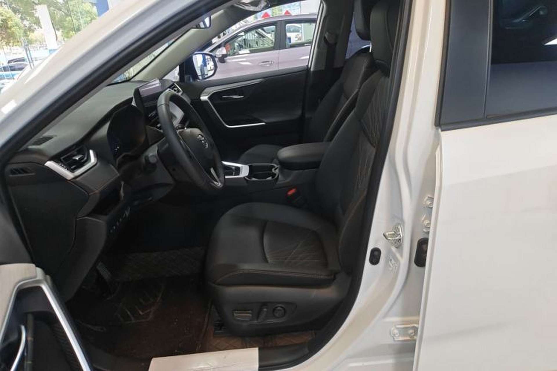 Used Toyota RAV4 2024 2.0L CVT Two-Wheel Drive Fashion Plus Edition Left Front Seat