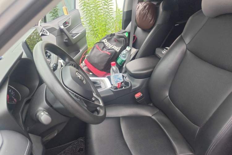 Used Toyota RAV4 2024 2.0L CVT Two-Wheel Drive Urban Edition Left Front Seat