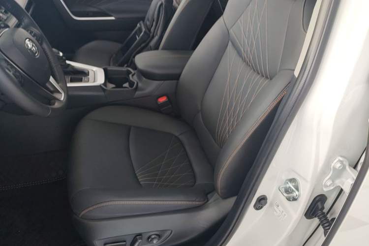 Used Toyota RAV4 2024 Dual-Motor 2.5L E-CVT Two-Wheel Drive Elite Plus Edition Left Front Seat