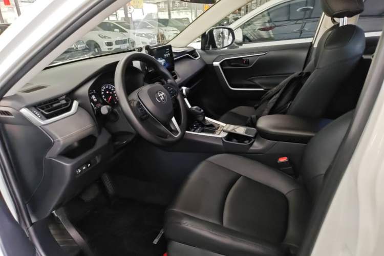 Used Toyota RAV4 2024 2.0L CVT Two-Wheel Drive Urban Edition Left Front Seat