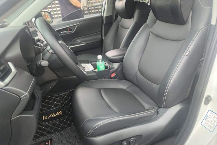Used Toyota RAV4 2024 2.0L CVT Two-Wheel Drive Fashion Edition Left Front Seat