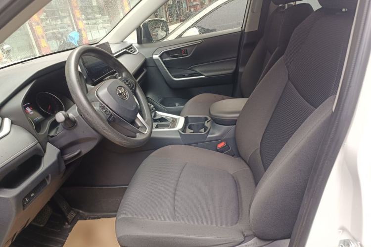 Used Toyota RAV4 2024 2.0L CVT Two-Wheel Drive Urban Edition Left Front Seat